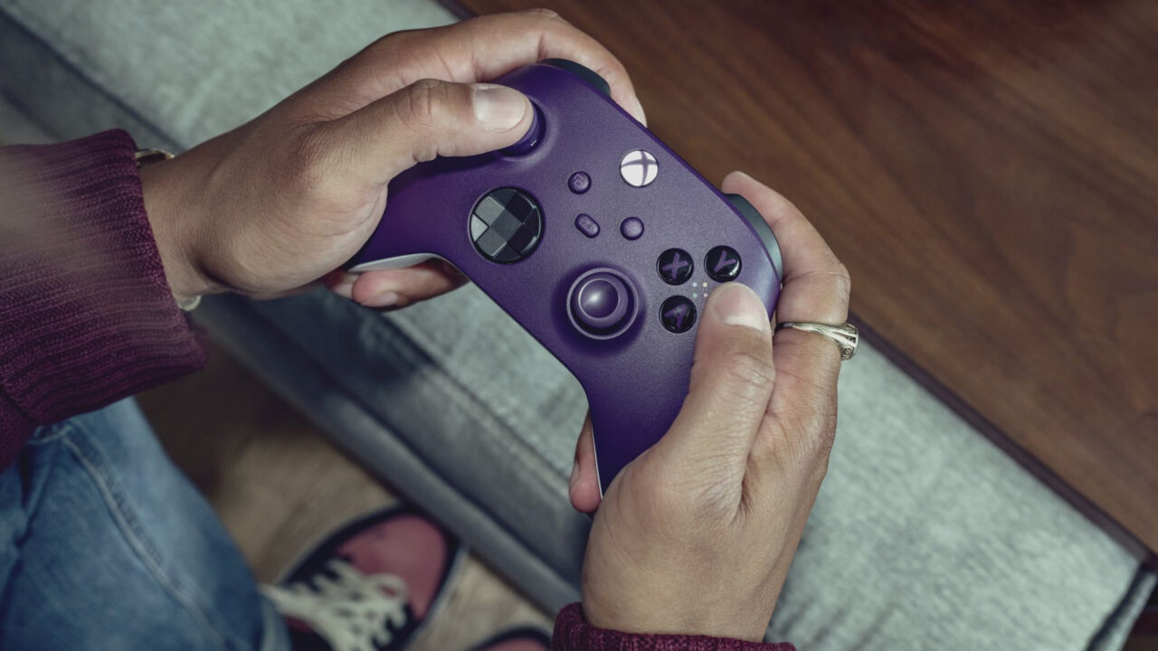 Voici la nouvelle manette sans-fil Xbox Astral Purple - Image : Xbox